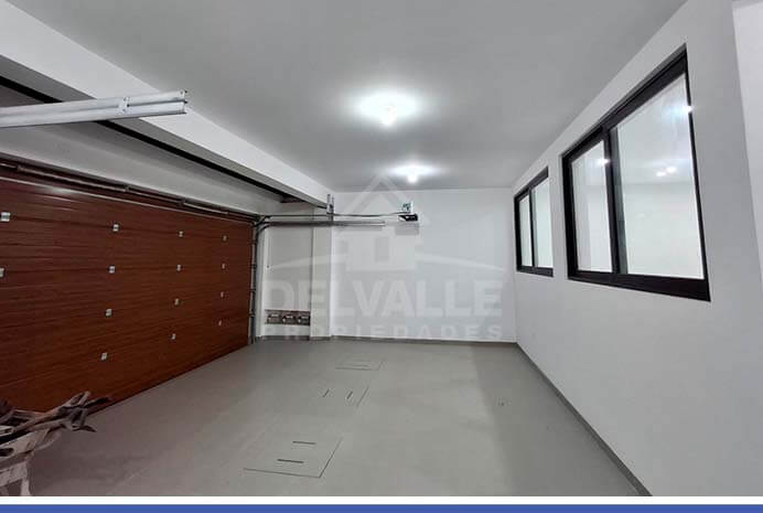 DEPARTAMENTO DE ESTRENO CON COCHERA EN CORALES 1